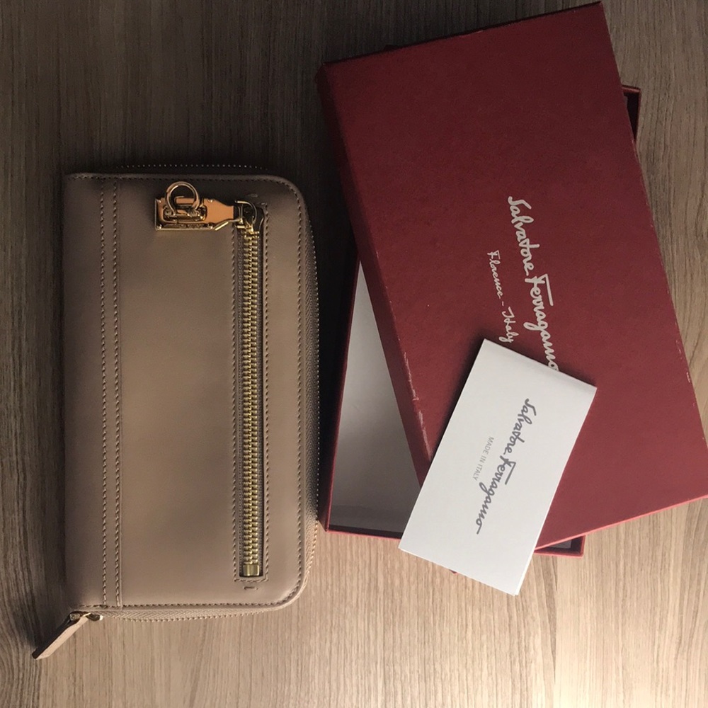NEW! Never Used Salvatore Ferragamo Wallet